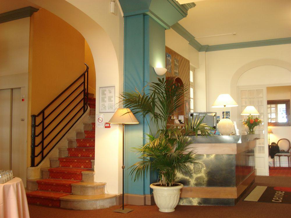 Cerise Royan - Le Grand Hotel De La Plage Exterior photo