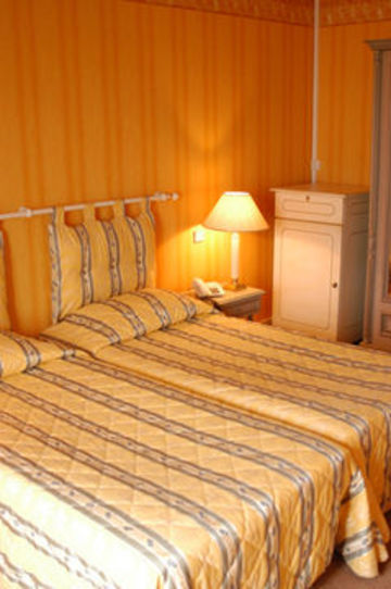 Cerise Royan - Le Grand Hotel De La Plage Room photo